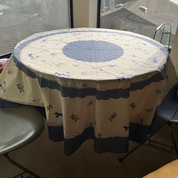 Vintage Blue Ribbon Goose Tablecloth Round 70" D. Floral White Gingham - Picture 6 of 8